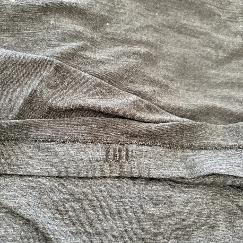 Lululemon Swiftly Tech Crew Neck T Shirt in Grey Women 10‎ Long Sleeve Yoga Gym